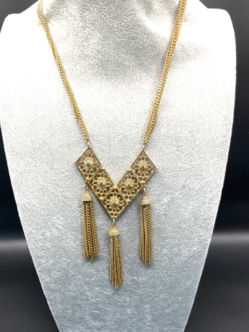 Vintage Sarah Coventry Gold Tone Chain Tassel Necklace